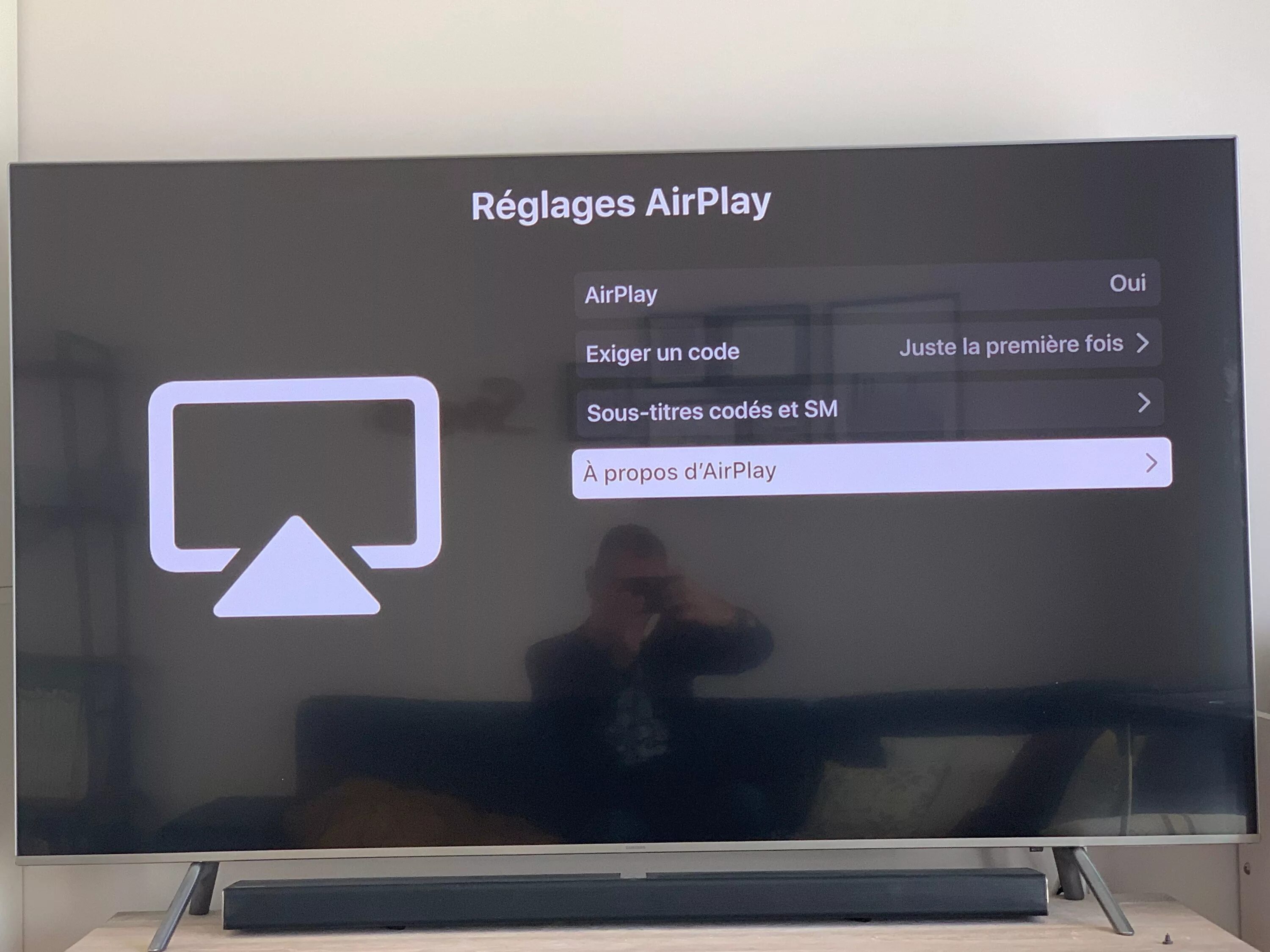 Airplay звук. Apple Airplay Samsung TV. Airplay в телевизоре самсунг. Airplay на телевизоре. LG TV Airplay.