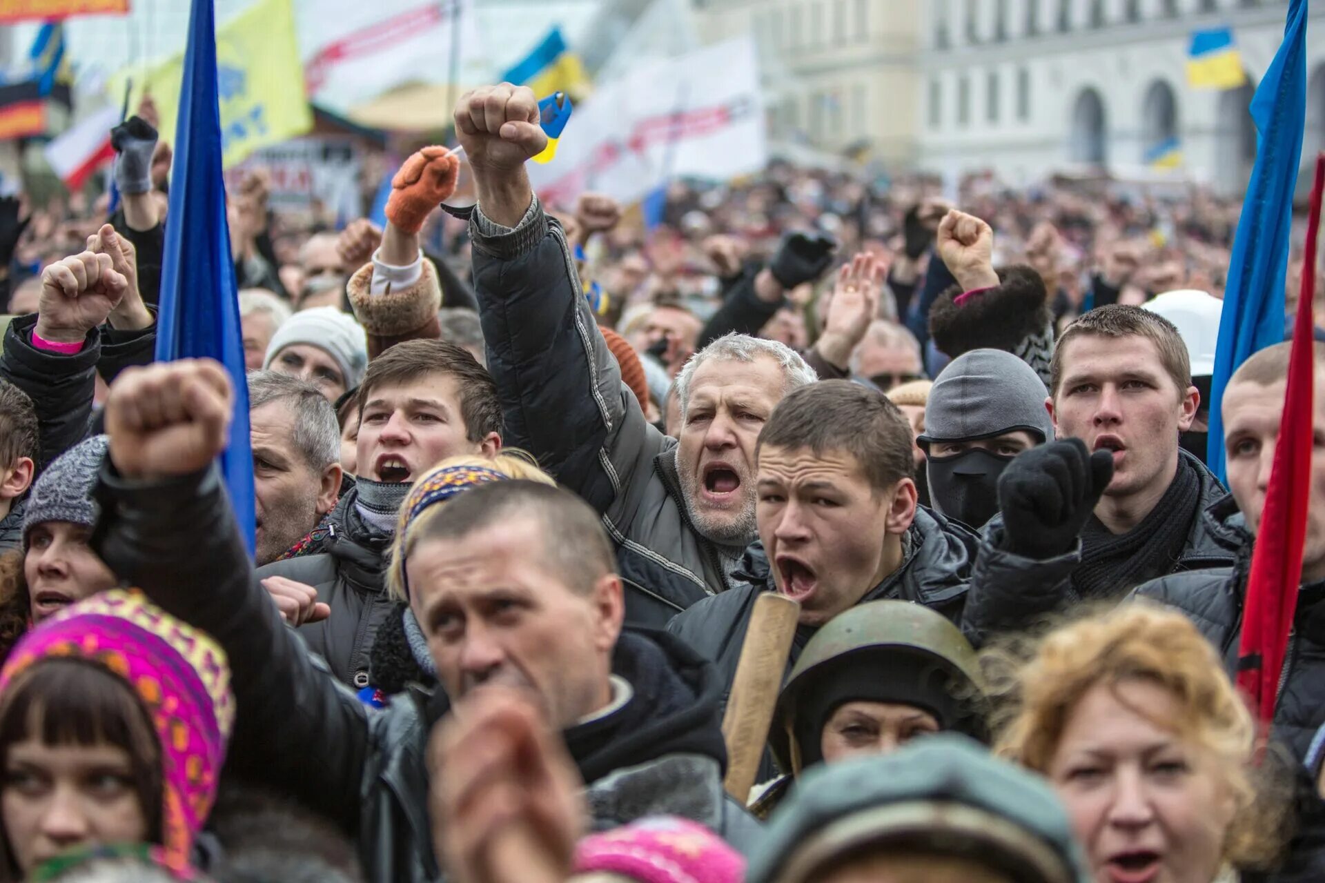 Покажи ей майдан. Митинги Майдан площадь независимости. Митинги в Украине 2014.