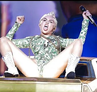 Фото Голая Майли Сайрус.