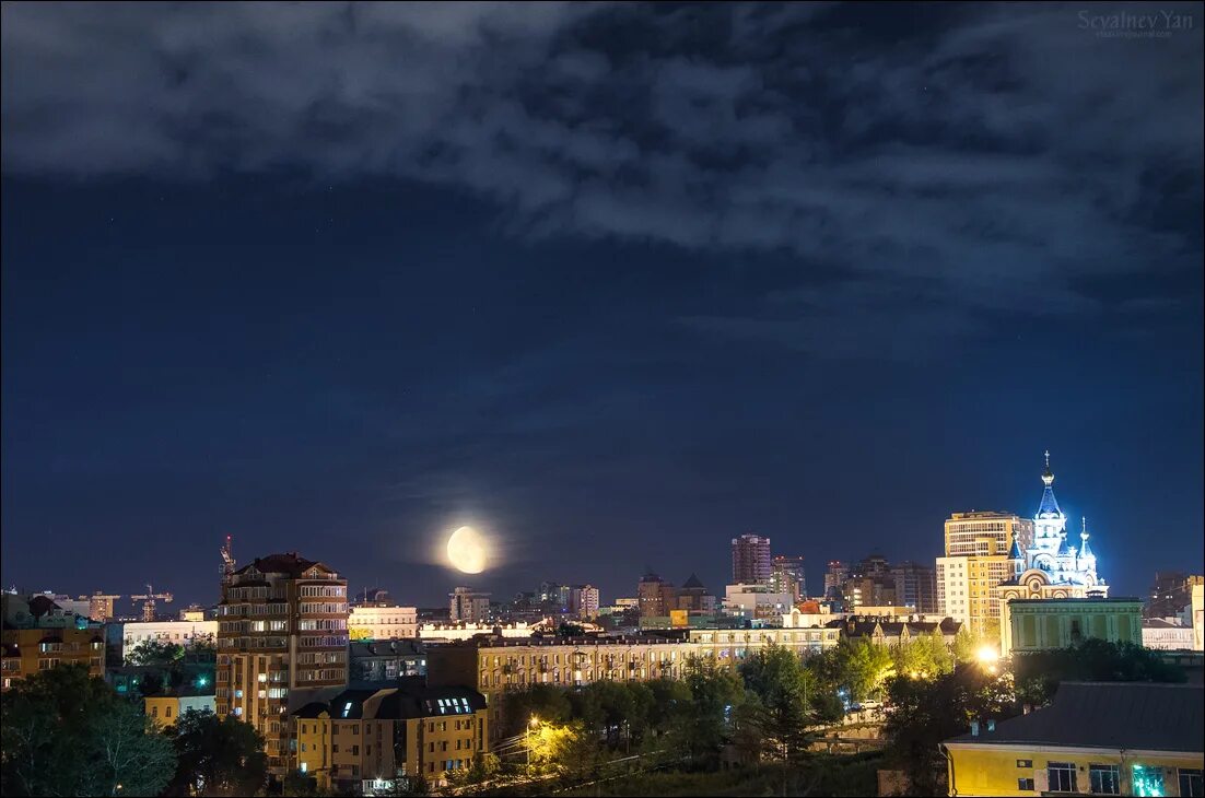 Ночное небо Хабаровска. Восход над Хабаровском. Светлая ночь Хабаровск. Луна Хабаровск. В небе над хабаровском сегодня