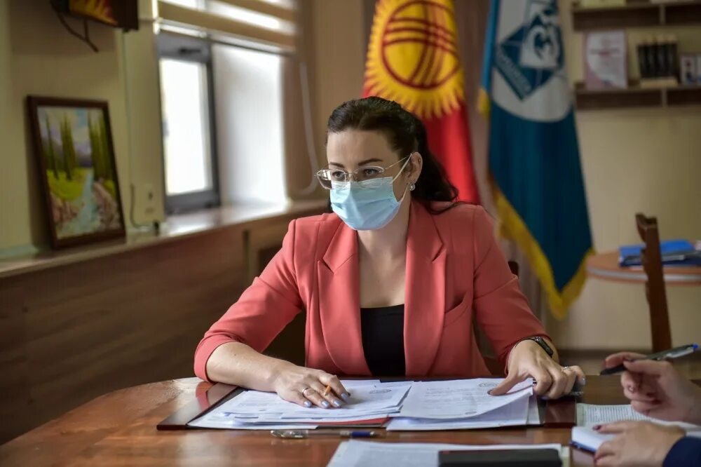 Числится в школе. Форма одежды школьников. Мэдисон айви учительница. Ученики младшей школы. Дети в школьной форме.