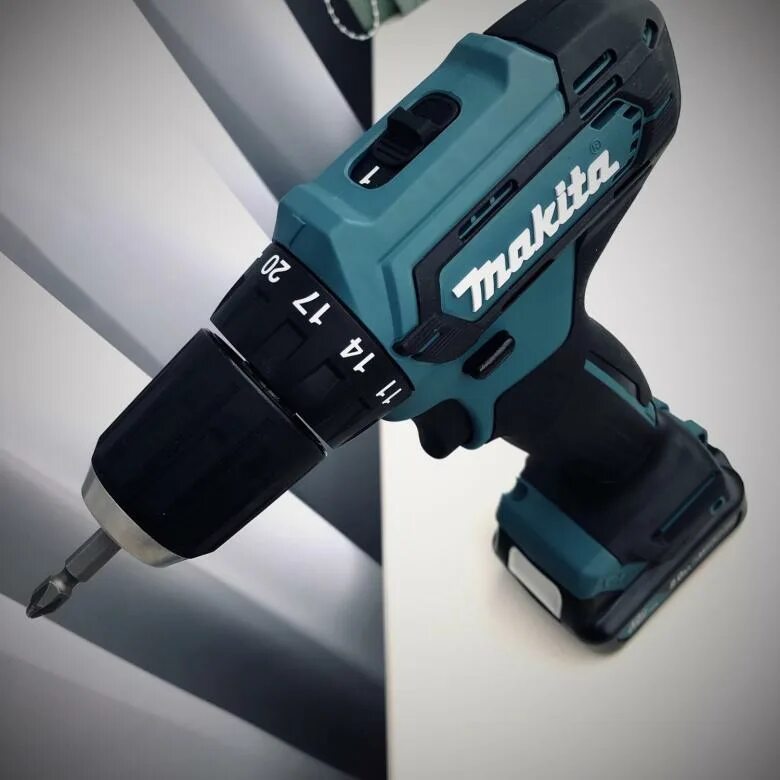 Макита 333. Макита df333. Дрель-шуруповерт Makita df333dz. Шуруповерт Makita df333dwae. Шуруповерт Макита 333.