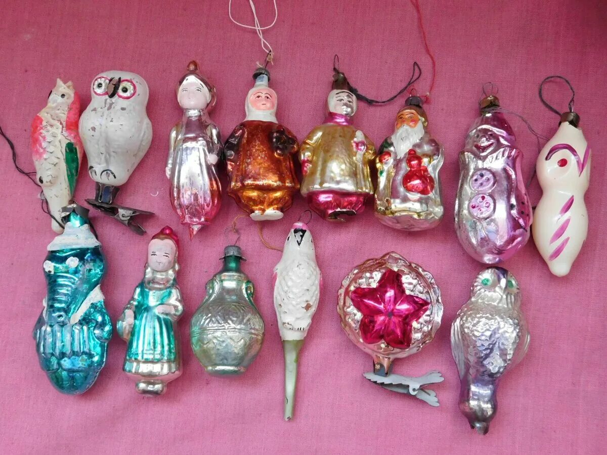 Старые стеклянные игрушки. Советские елочные игрушки. советские новогодние игрушки. старинные новогодние игрушки. раритетные елочные игрушки.