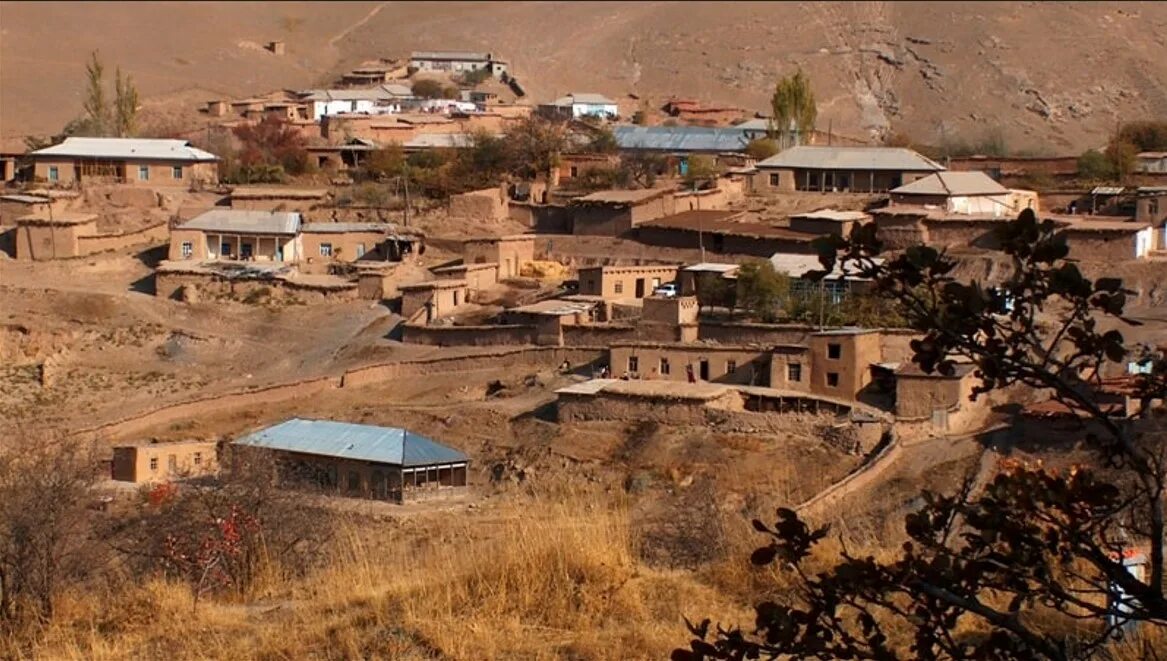 Погода в кишлаке. Поселок Лангар кишлак. Кишлак Лангар Узбекистан. Таджикистан деревня Лангар. Кишлак город Самарканд.