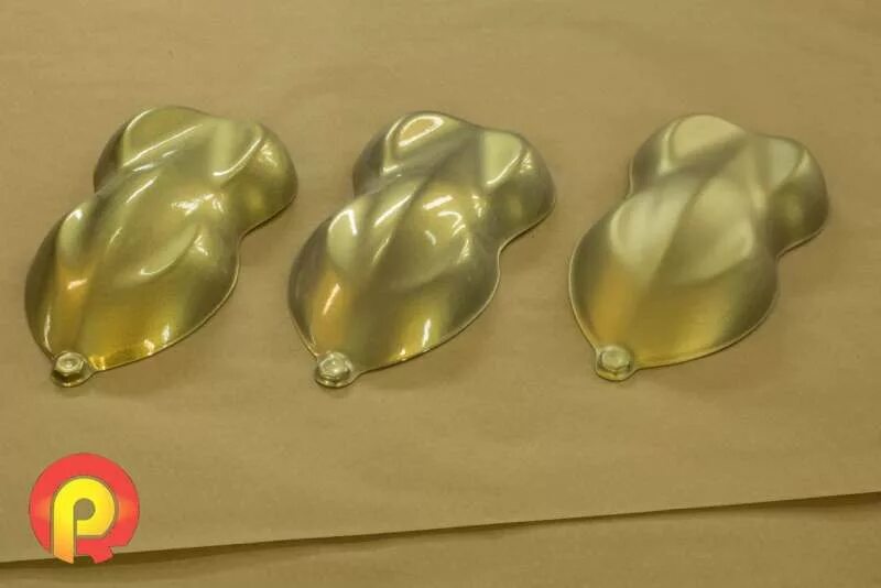 Маджестик сияние золота 290. Золотой перламутр краска. Золотая мозаика текстура. Жидкая резина золото. Золотой перламутр.