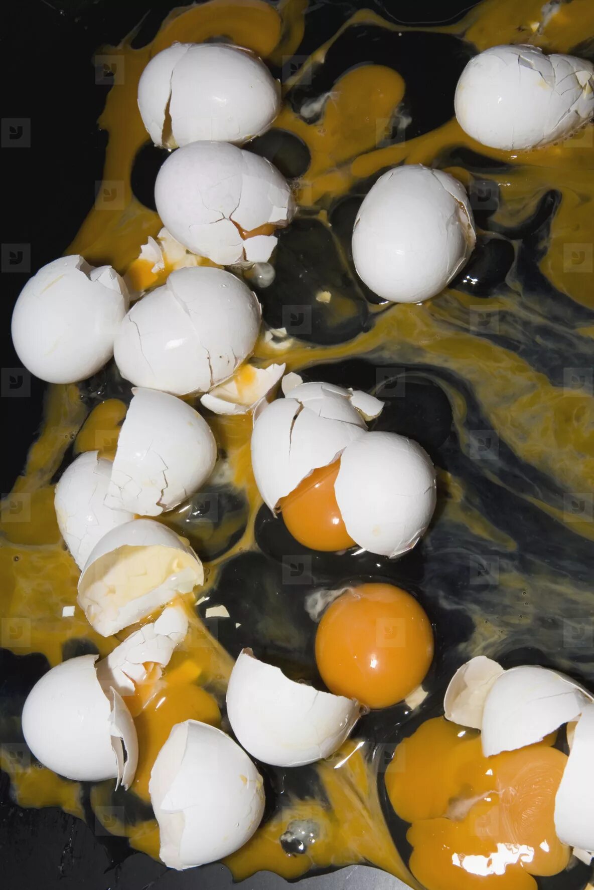 Много разбитых яиц