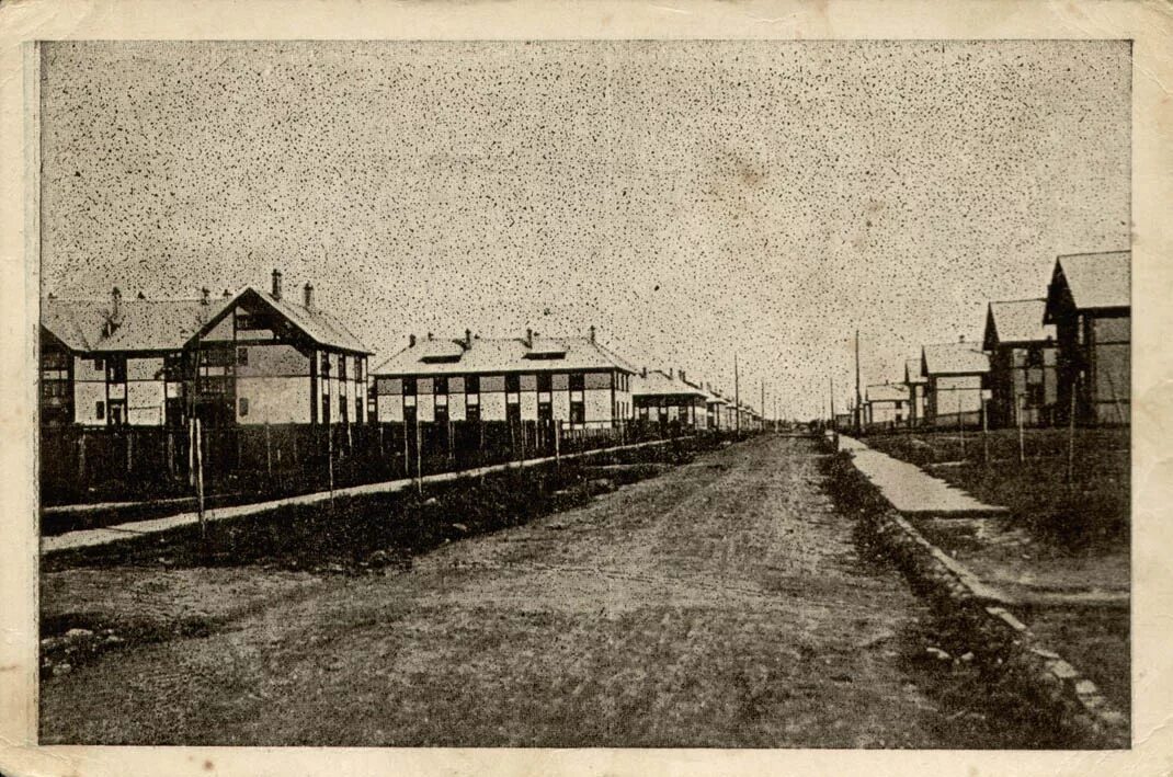 В каком году в рабочем поселке. Рабочий поселок иваново-вознесенск 19 век. Рабочий поселок кунцево. Пермь фабрика-кухня горный хрусталь. Станция кунцево 2.