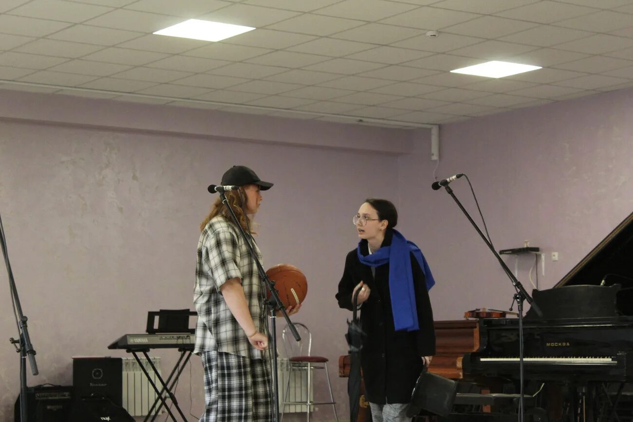 Учитель родник. Школа искусств Родник. ДШИ Родник Москва помещение. Камерный оркестр Родник школы искусств города Аксая. Отчетный концерт ДШИ.