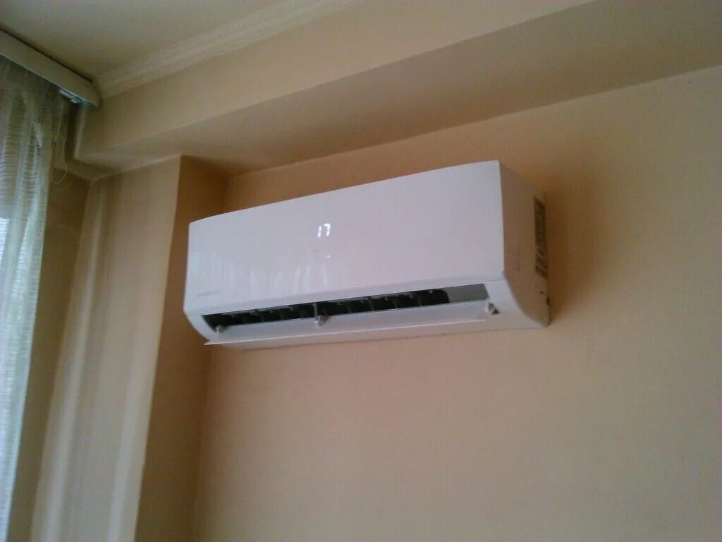 колонный кондиционер в интерьере. кондиционер 102. кондиционер 102. Roda ykr-h/101e. кондиционер пионер ykr-h/102e пульт управления.