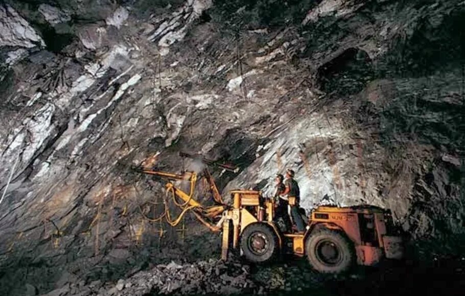 Da mining. Underground mining. mine. mineral rock drilling rock fragmentation underground mining site underground rock drilling.