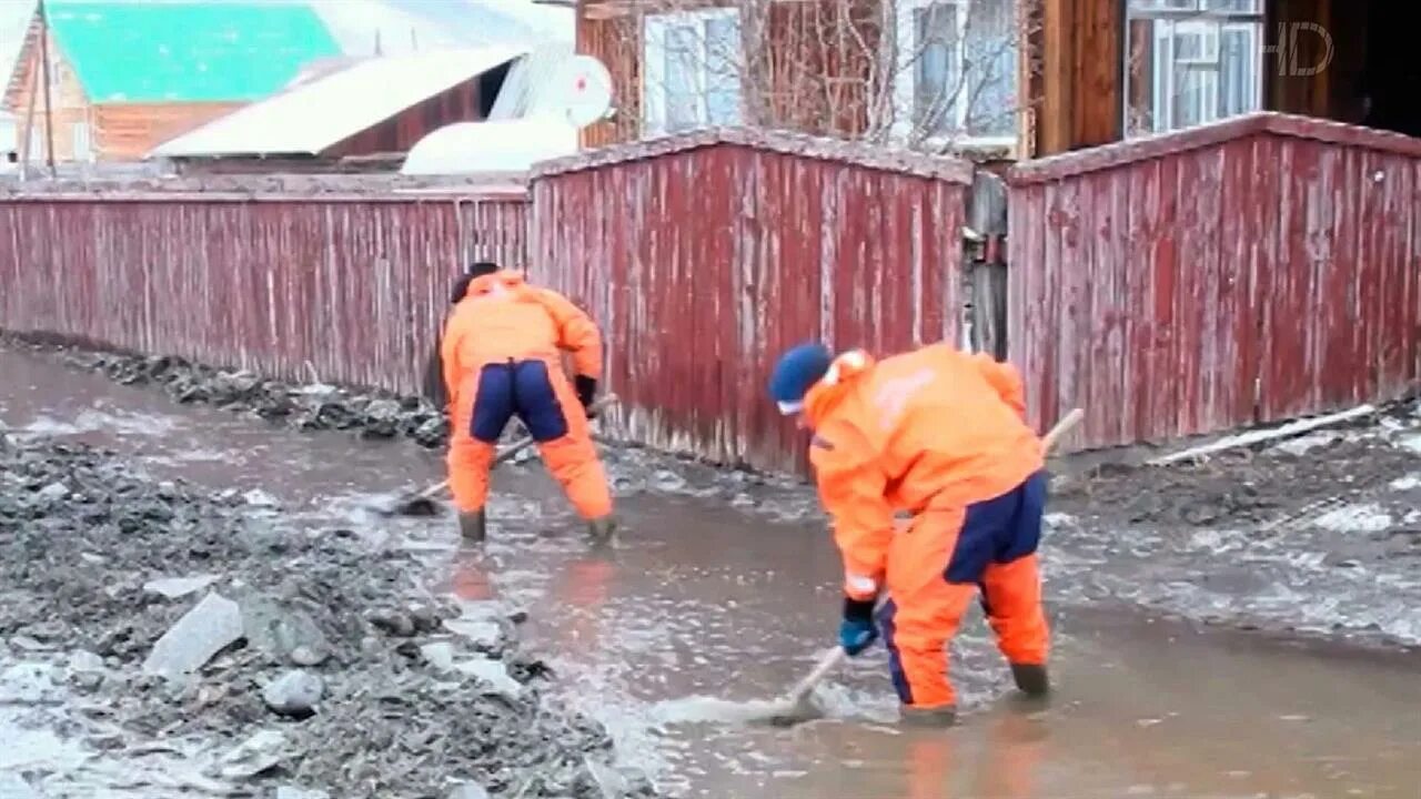 Алтай паводок ситуация на сегодня. Паводок. Наводнение на Алтае. Паводок на Алтае. Весенний разлив.