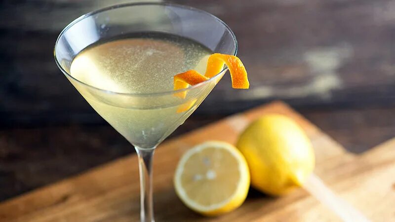 Cocktail 2. Коктейль Corpse Reviver #2. Коктейль оживитель трупов. Корпс Ревайвер 2 коктейль история.