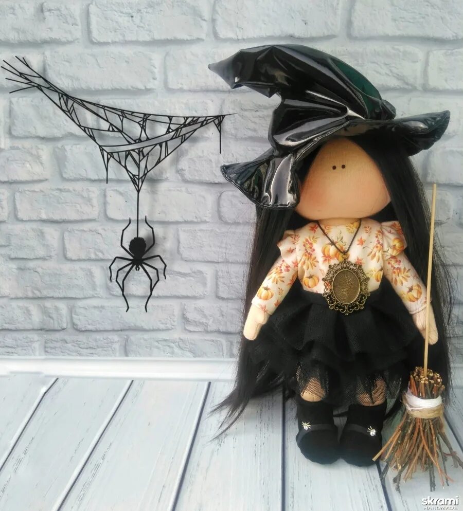 Кукла ведьмочка. Вязаная кукла ведьмочка. Ведьмочка эмили фриман. Ведьмочка игрушка. Кукла ведьма.