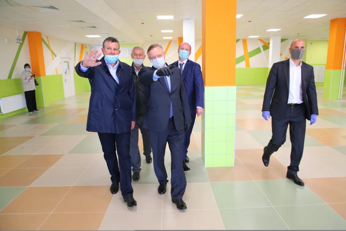 Школа 573 приморского района. Школа 573 санкт петербург. Школа 575 приморского района. Новая школа в приморском районе спб. Школа номер 573 санкт-петербург чистое небо.