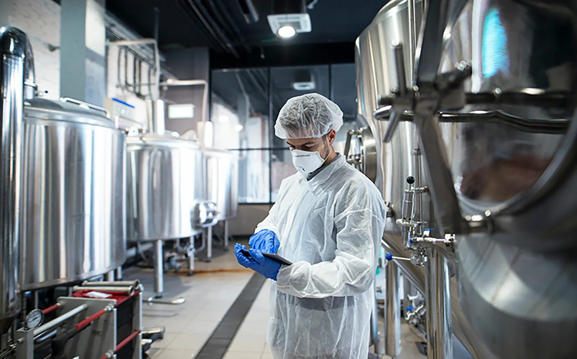 Предприятие выпустило основной продукции
