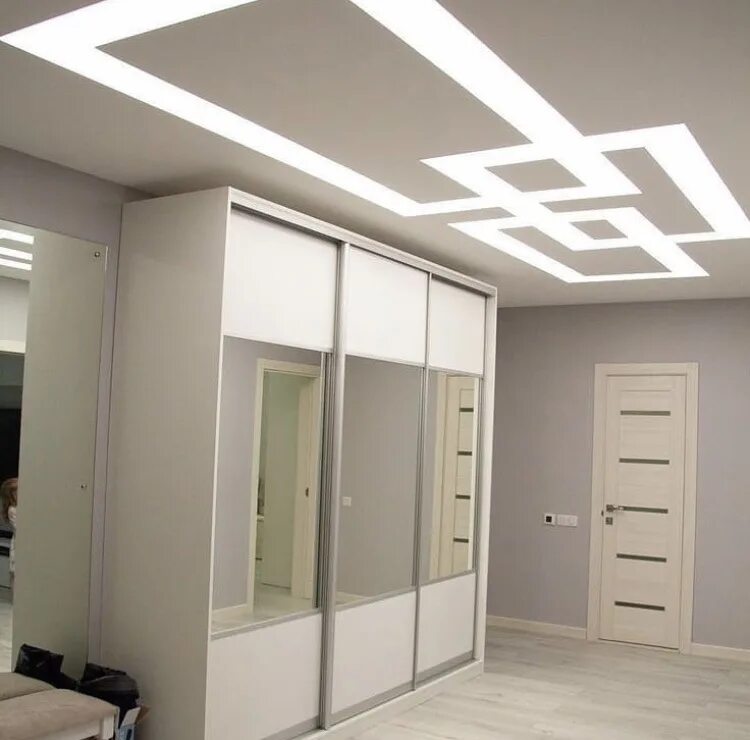 Ceiling m