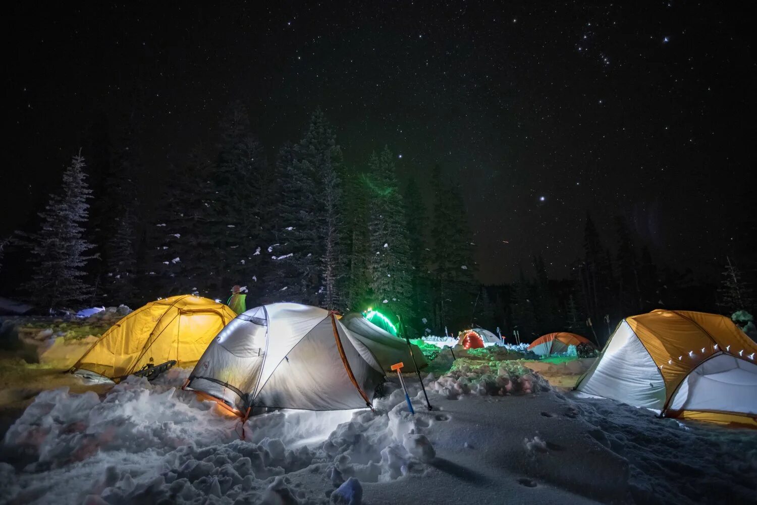 I love camping. Сноу кемпинг. Зимний кемпинг. Зимний палаточный лагерь. Зимняя палатка для кемпинга.