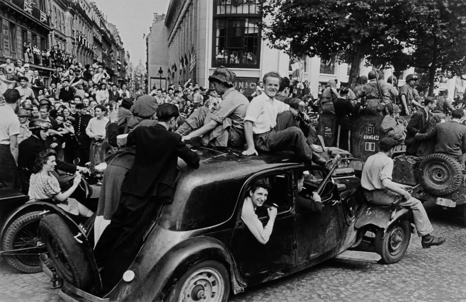 Франция после 2 мировой. Освобождение парижа. франция. 1944 год.. освобожденный париж 1944. оккупированная франция 1944. 25 августа 1944 г. – освобождение парижа..