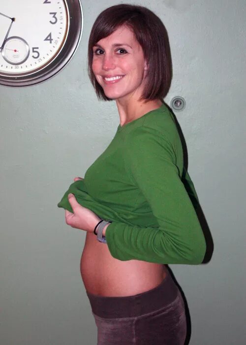 Живот на 21 неделе беременности. Живот у беременных на 21 неделе. Живот на 20 неделе беременности.