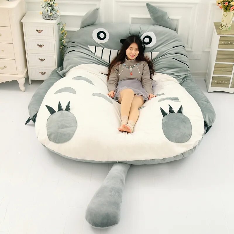 Плюшевая кровать для людей. Кровать-подушка totoro акула. Кровать покемон пикачу. Кровать подушка тоторо. Плюшевая кровать.