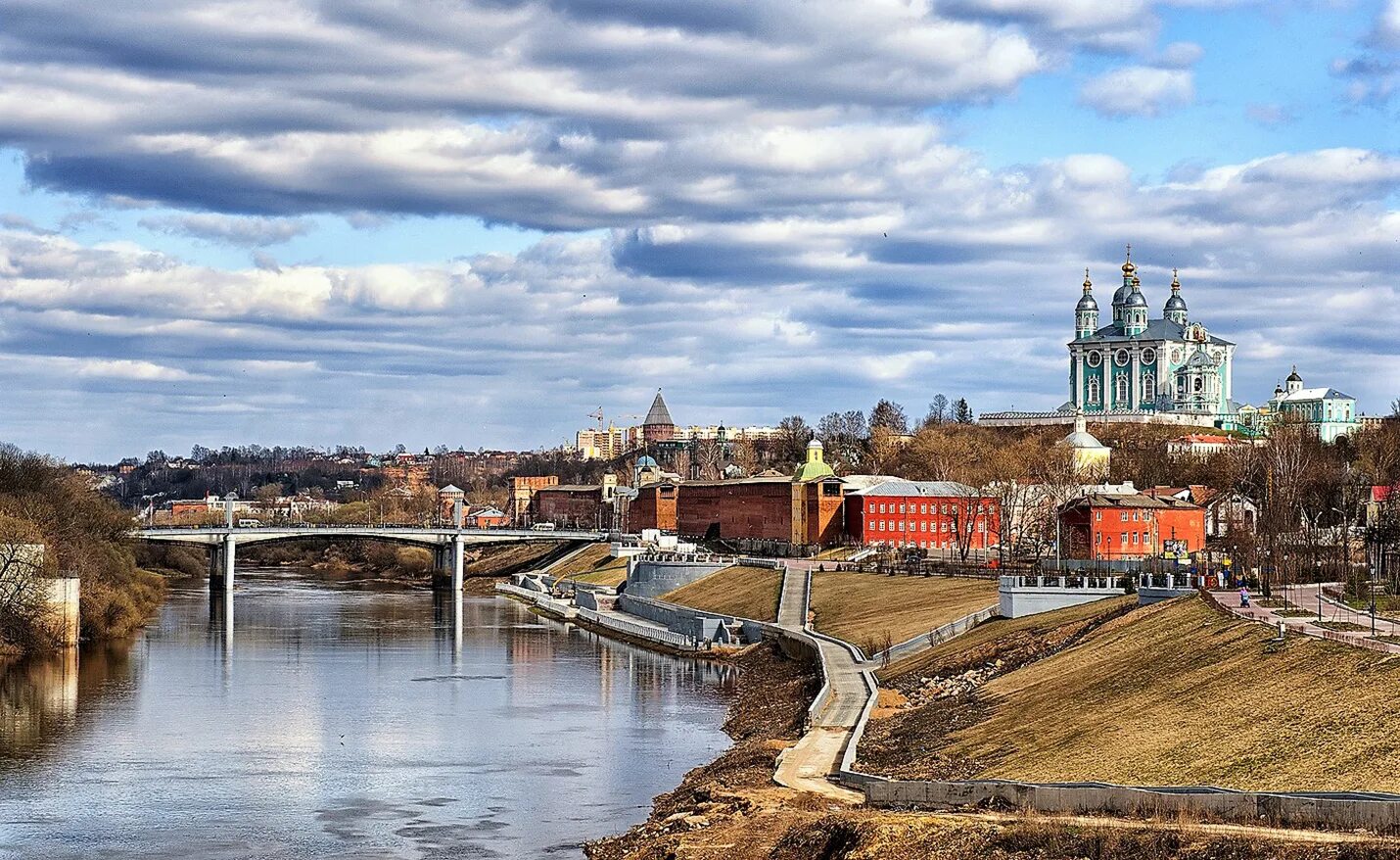 Сколько сегодня в смоленске. Смоленск центр города. Смоленск исторический центр. Исторический центр города Смоленск. Смоленск виды города.