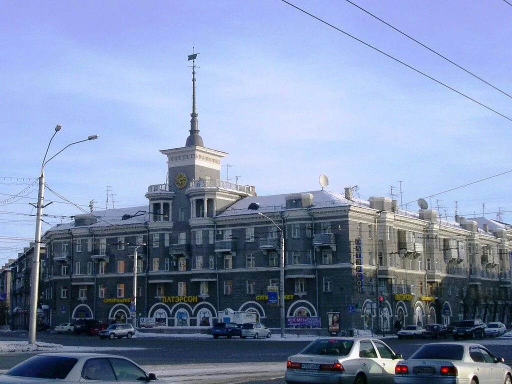 дом под шпилем барнаул. площадь октября барнаул шпиль. город барнаул дома. гастроном под шпилем барнаул. площадь октября барнаул шпиль.