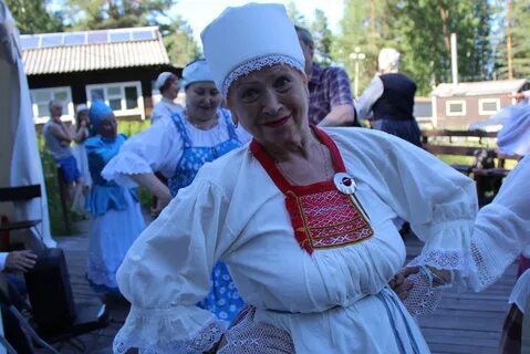 Народный костюм карелии женский
