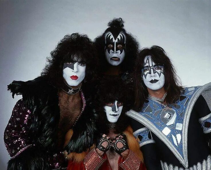 Кисс унмаскед 1980. Группа kiss в молодости. Группа кисс 2021. Группа кисс 2021. Джин симмонс kiss.