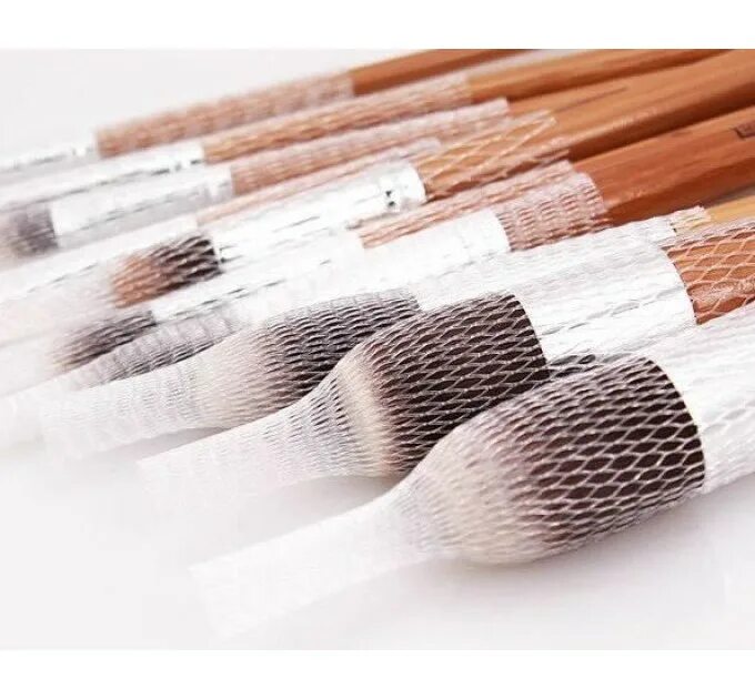 Влажные кисти. Рисунок мокрой кистью. Кисти влажные. Кисть для бритья. Чехол для кистей для макияжа.