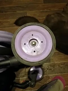 Как снять колеса с коляски