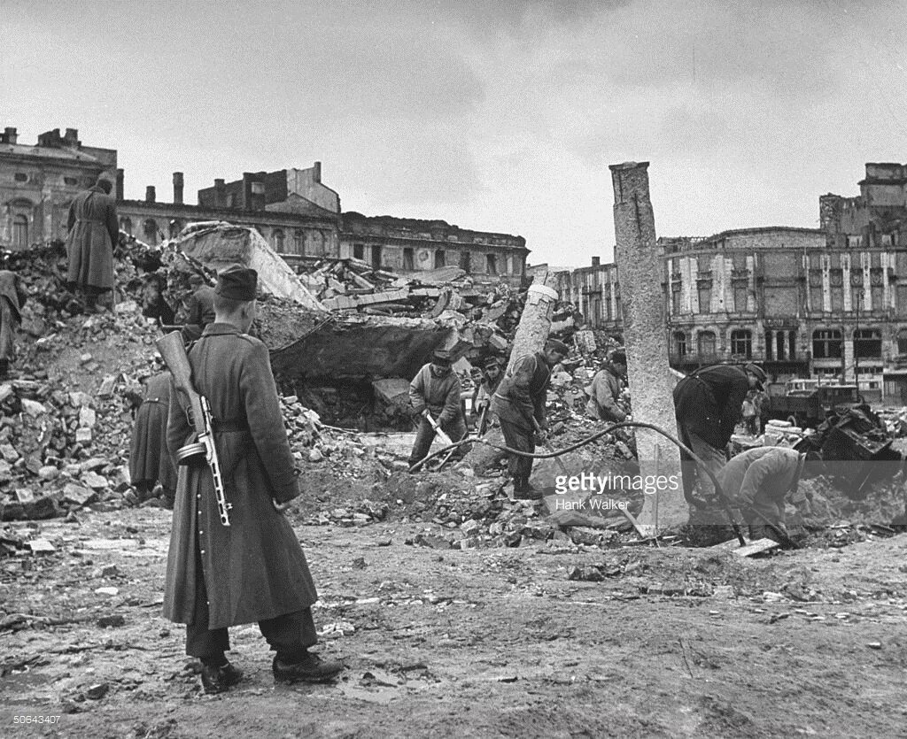 В какой операции освободили варшаву. Взятие Варшавы 1945. Штурм Варшавы 1939. Варшава после войны. Взятие Варшавы 1944.