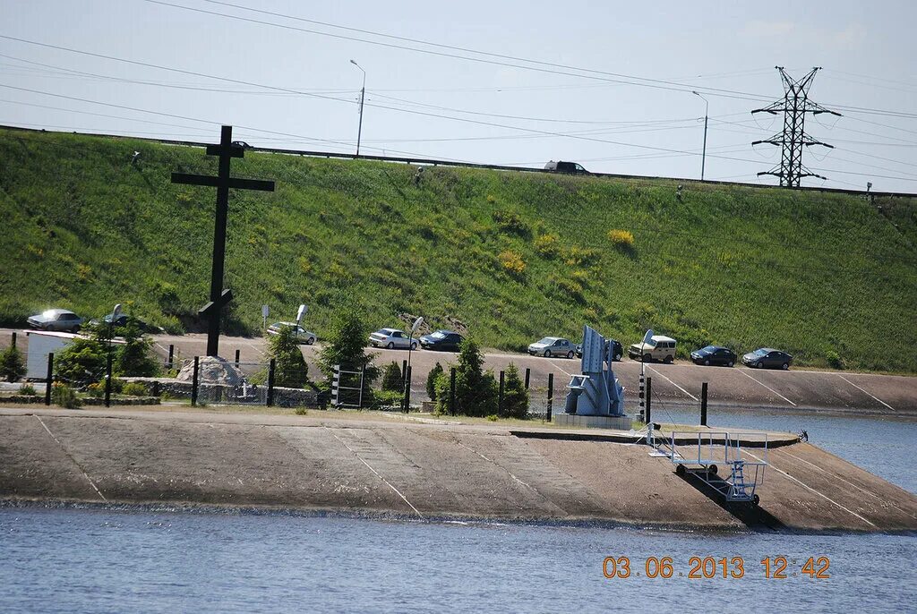 петровский остров поклонный крест. памятники ульяновск цены. православный поклонный крест сербия. поклонный крест нагорный иштан. крест ульяновск.