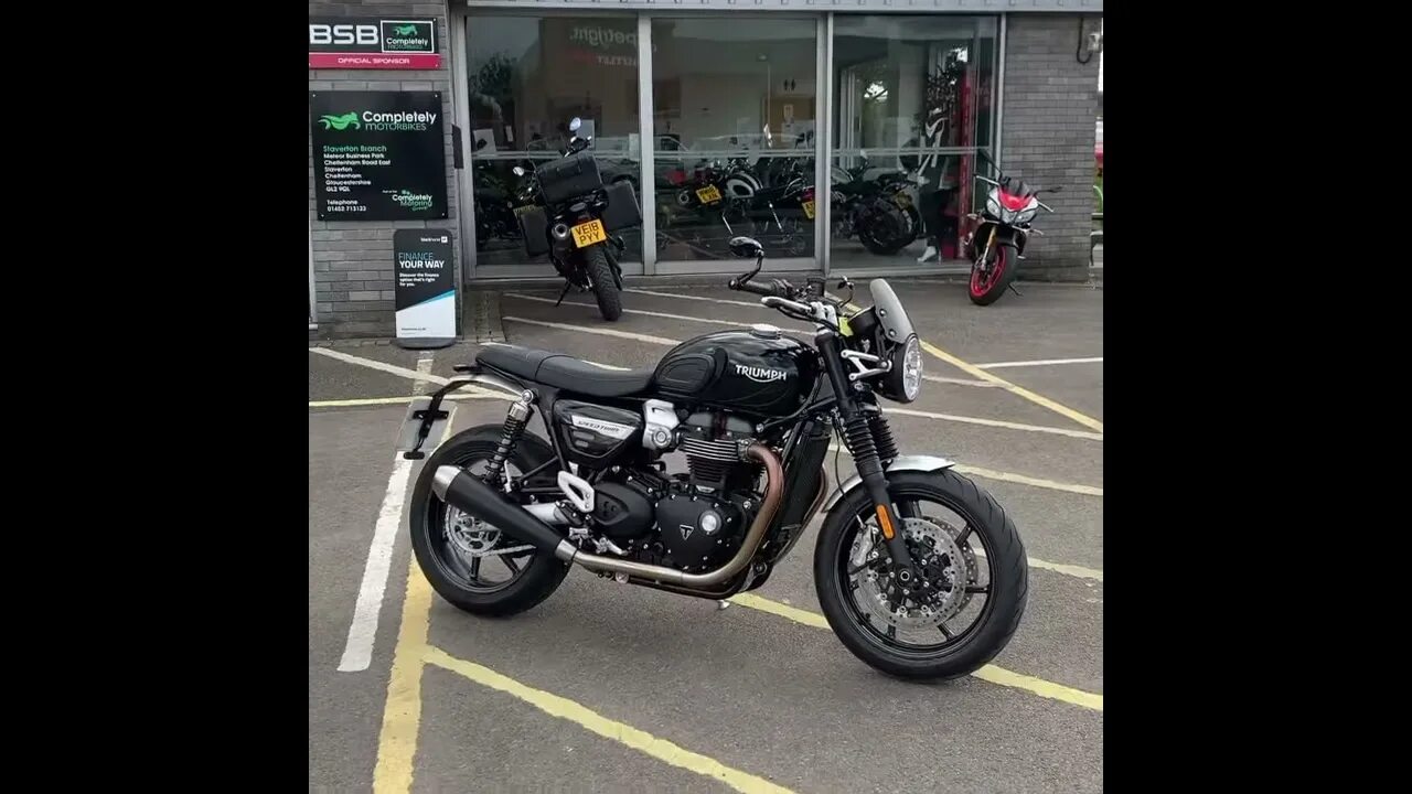 Mile complete. Triumph Speed Twin. Триумф СПИД Твин аутвенчер.