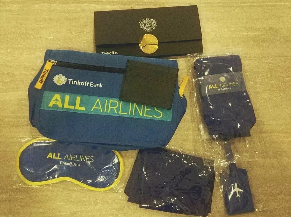 Кошелек для карточек тинькофф. Tinkoff all Airlines сумка. Тинькофф all Airlines Black Edition. Сувениры тинькофф. Мерч тинькофф.