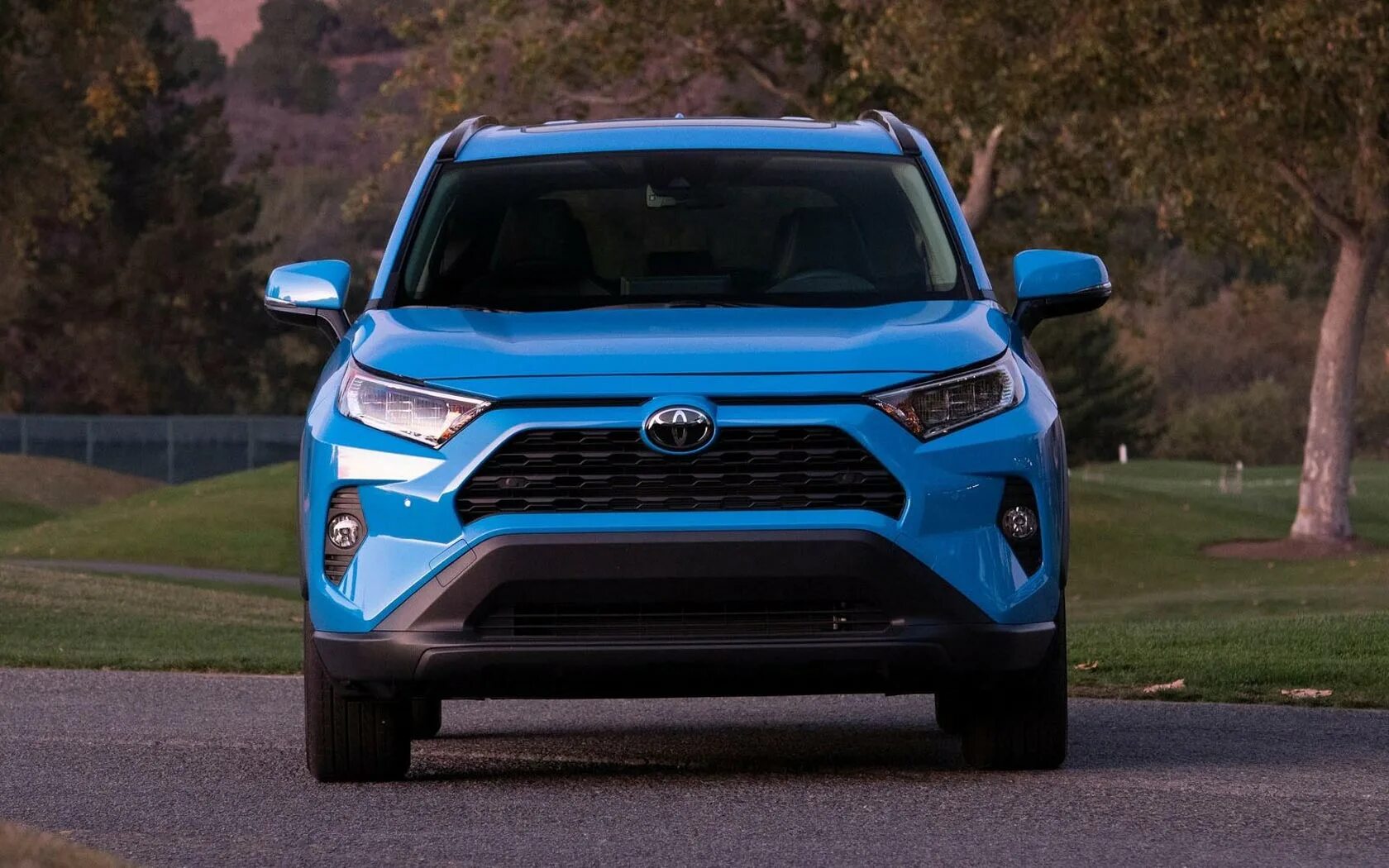 Новый рав в россии. Toyota rav4 2019. Рав 4 2019. Toyota rav4 2020 Exterior. Toyota rav4 2022.