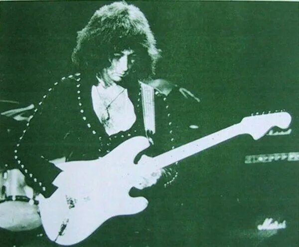 Гитара ричи блэкмора. Ritchie Blackmore 1984. Ritchie Blackmore 1983. Ritchie Blackmore 1984 Rainbow.