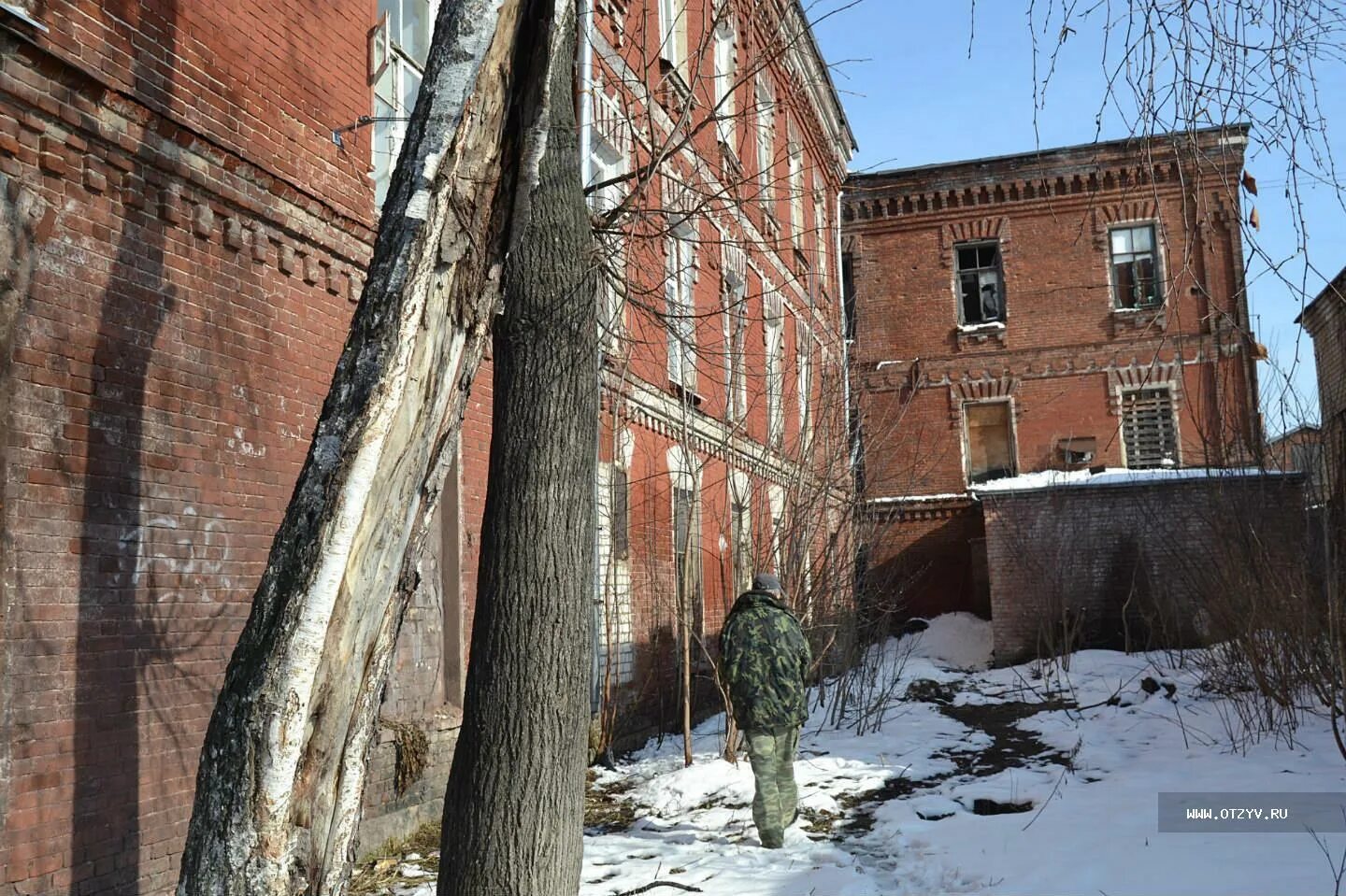 Городок за свою историю пережил не. Морозовские казармы Тверь. Двор Пролетарки Тверь 80. Пролетарские дворы. Пролетарские дворы детства круг.