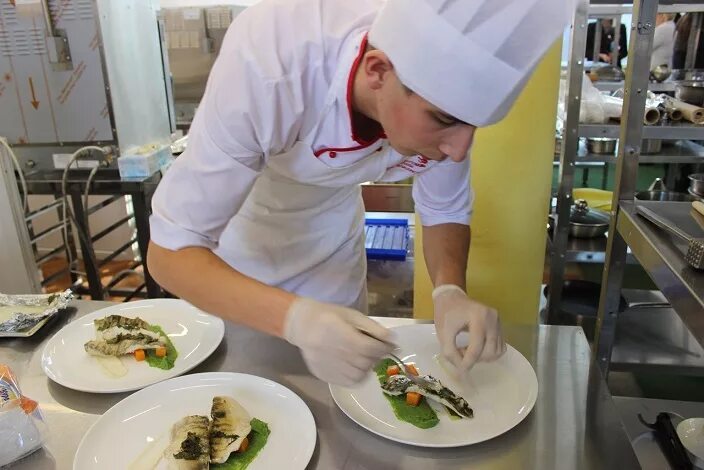 Приготовление блюд на предприятиях общественного питания. Технология продукции общественного питания. технолог общественного питания. технолог продукции общественного питания. профессия технолог общественного питания.