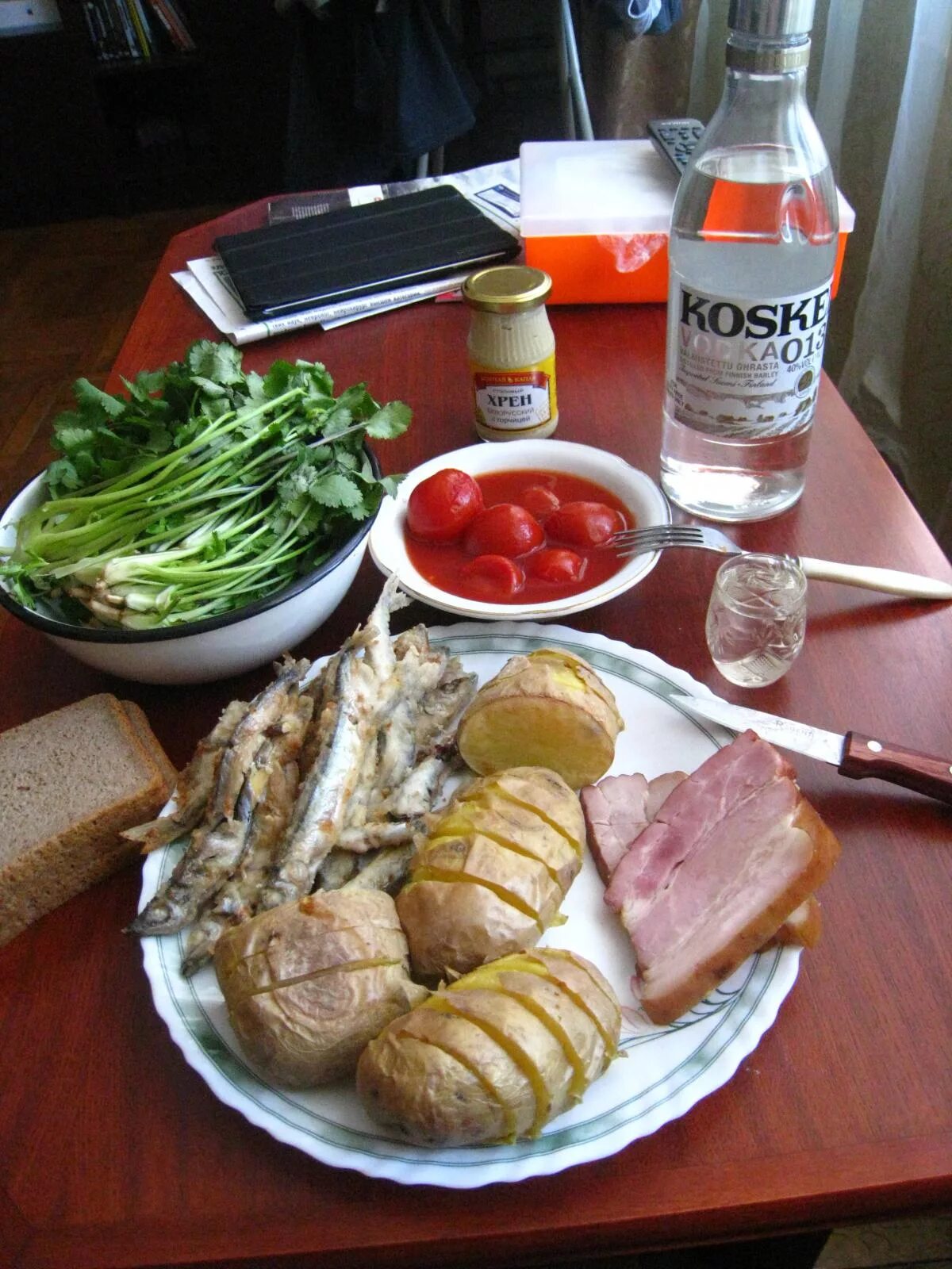 Вкусно водочка. Вкусно водочка. Вкусно водочка. Водочка с закуской. Вкусно водочка.