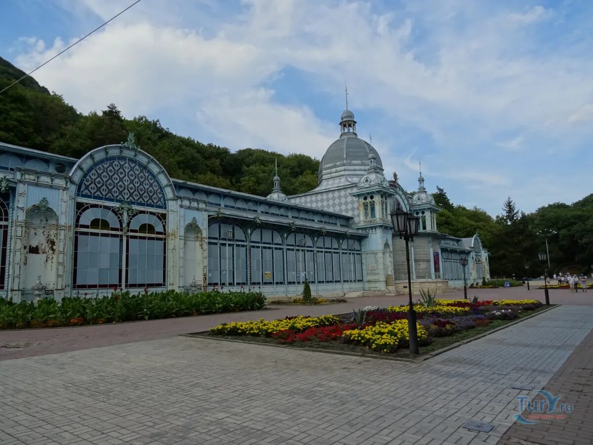 Нова железноводск. Гора железная Железноводск. Железноводск парк. Железноводск парк архитектура. Железноводск вокзал.