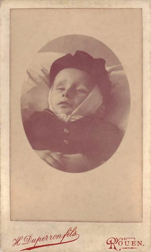 Post mortem викторианской эпохи. Post mortem викторианской эпохи. Красивый костюм для посмертной фото. Посмертный дневник томаса лоуренса. Энндэвитсон постмортем.