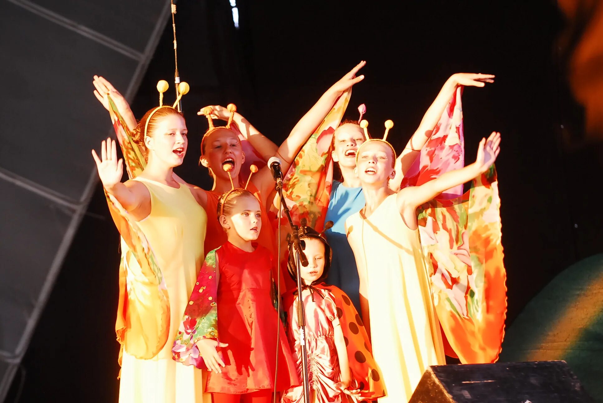 музыкальный театр детей марины ланда. детский музыкальный театр радуга череповец. музыкальный театр радуги. музыкальный театр радуги. марина ланда детский театр.