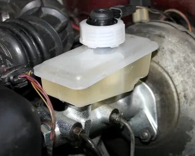 Тормозной бачок газ