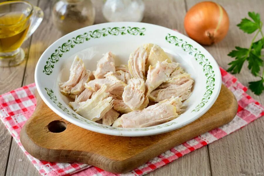 Куриный паштет с морковью и луком. Паштет из куриного филе с морковью и луком. паштет из куриной грудки с морковью. паштет из куриного филе с морковью. паштет из курицы и моркови и лука.
