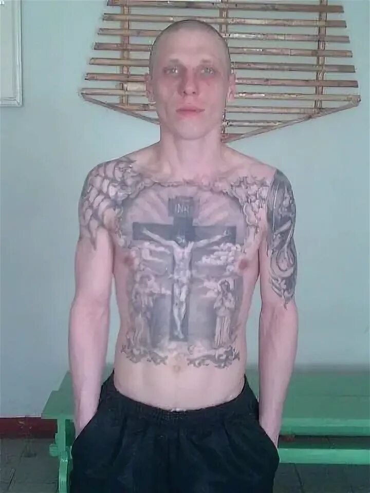 Худой зек. Уголовники в наколках. Наколки зеков. Тюремные тату. Худой зек.