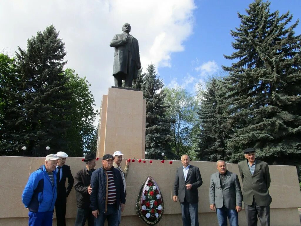 Прогноз погоды на 10 дней усть джегута. КЧР Усть-Джегута. Памятники Усть-Джегута. Город Усть-Джегута Карачаево-Черкесская Республика. Корниенко Усть Джегута.