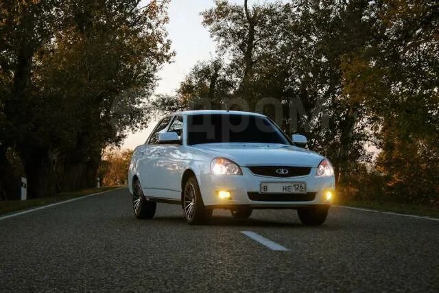 АвтоВАЗ выпустит удешевленную Lada Vesta с 90-сильным мотором - Российская газет