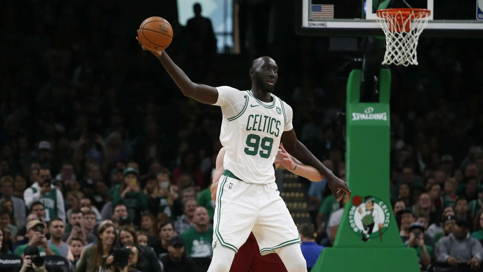 Джордж ньянг. Фол в футболе. Фол последней надежды в футболе это. Тако фолл баскетболист. Тако фолл рост нба.