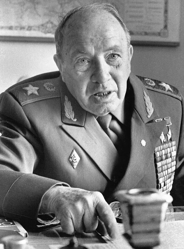 Иосиф гусаковский. Иосиф ираклиевич гусаковский. иосиф гусаковский генерал. гусаковский ираклий иосифович. генерал армии гусаковский иосиф ираклиевич (1904-1995 гг.)..