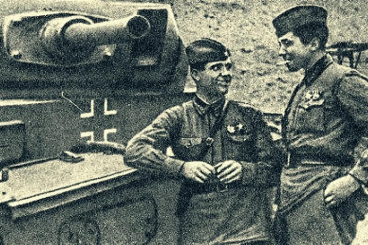 Командир 6 полка